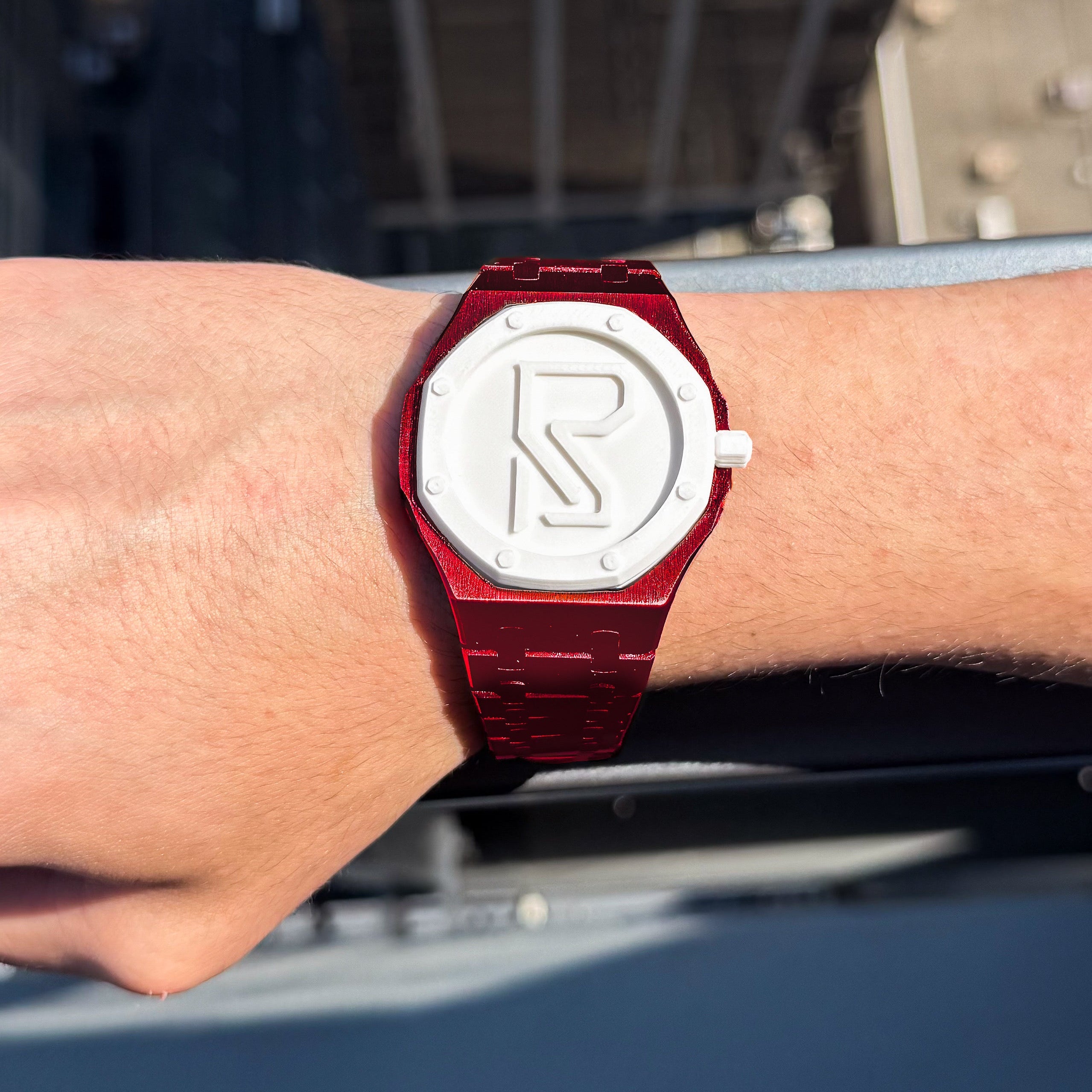 Racing Red — Metal Strap — Savonnette